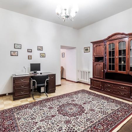 Doroshenka Antique Apartment Lviv Ngoại thất bức ảnh