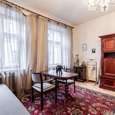 Doroshenka Antique Apartment Lviv Ngoại thất bức ảnh