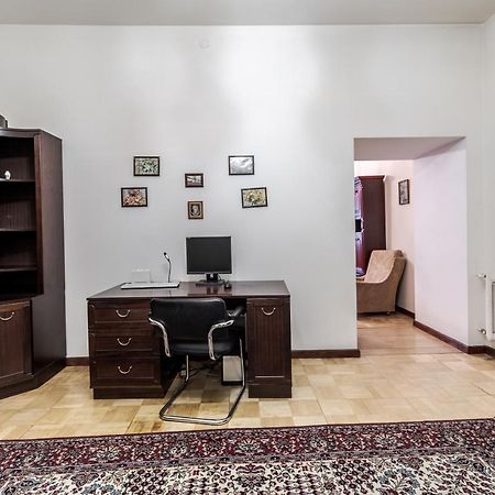 Doroshenka Antique Apartment Lviv Ngoại thất bức ảnh