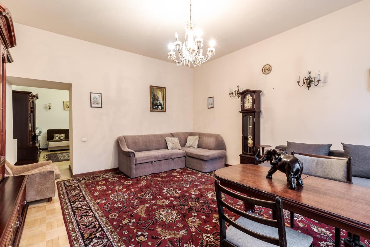 Doroshenka Antique Apartment Lviv Ngoại thất bức ảnh