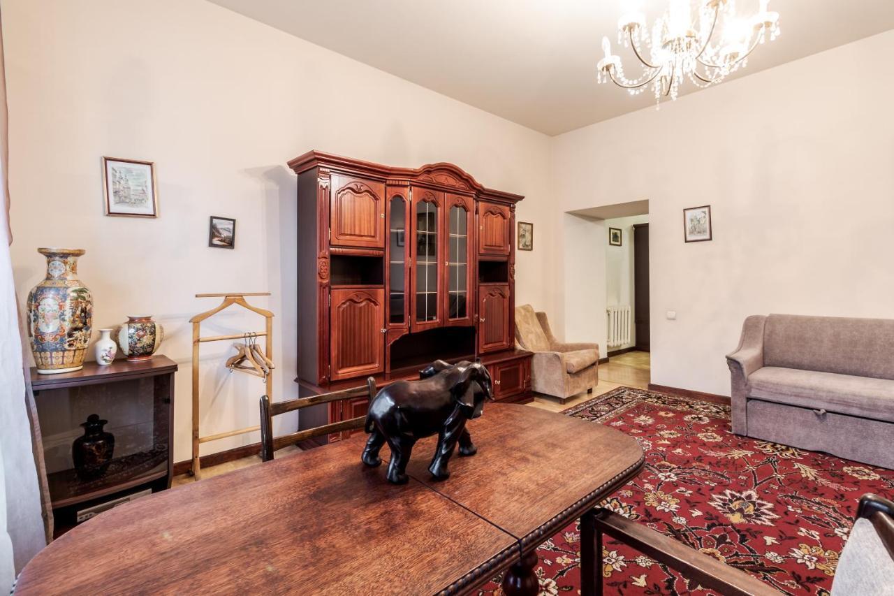 Doroshenka Antique Apartment Lviv Ngoại thất bức ảnh