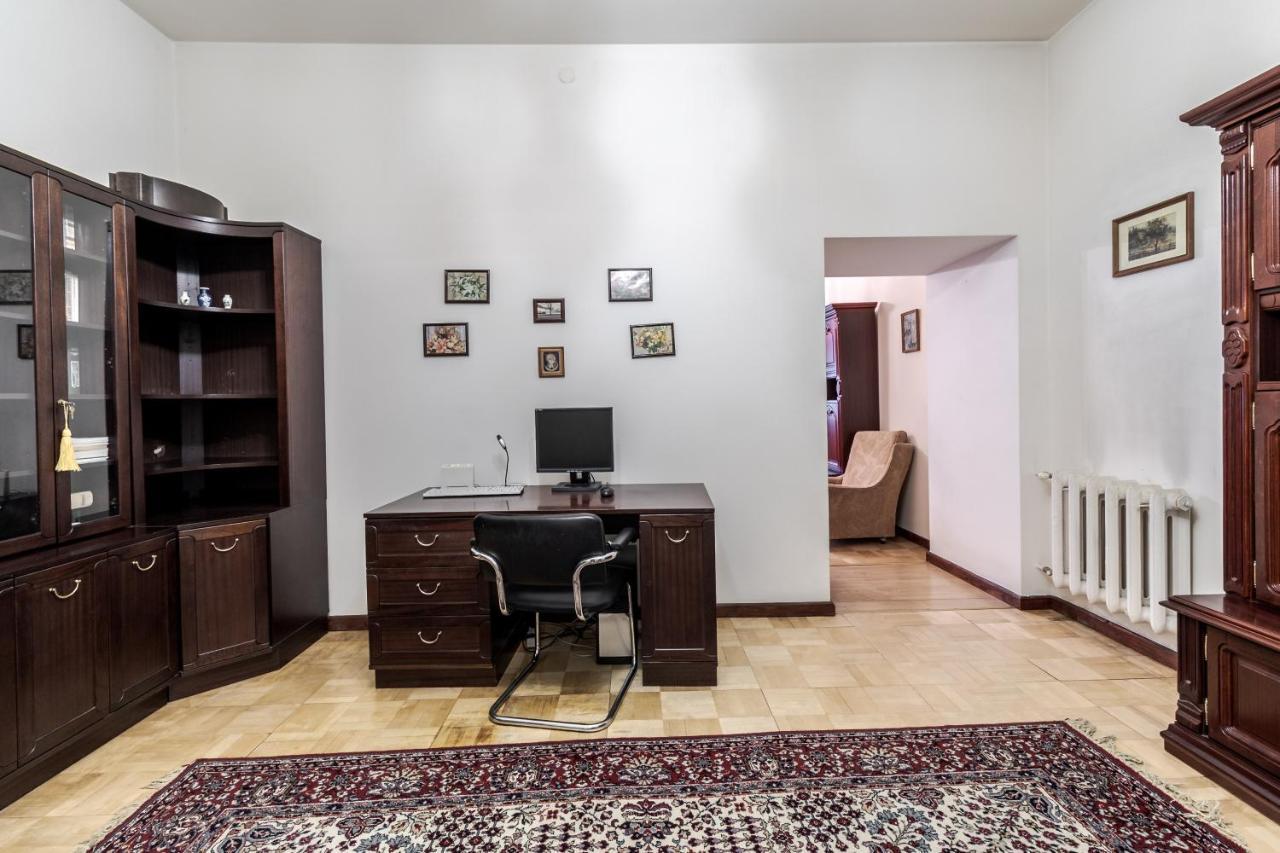 Doroshenka Antique Apartment Lviv Ngoại thất bức ảnh